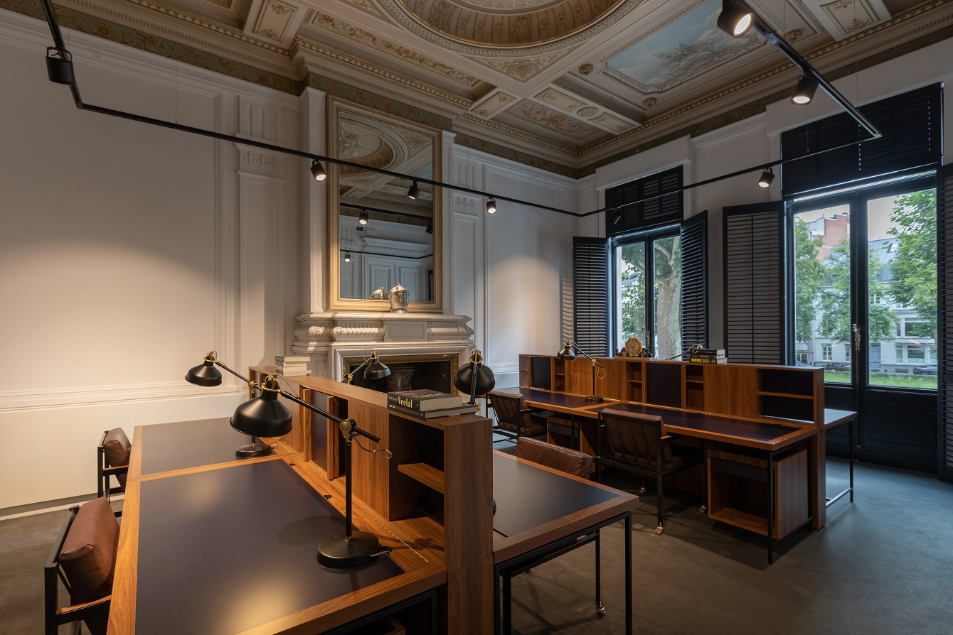 RegusCoupureRechts88