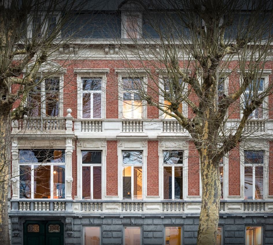 RegusCoupureRechts88