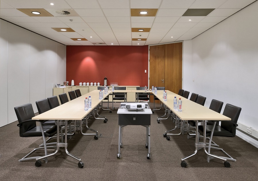 RegusSkyportAirportBox