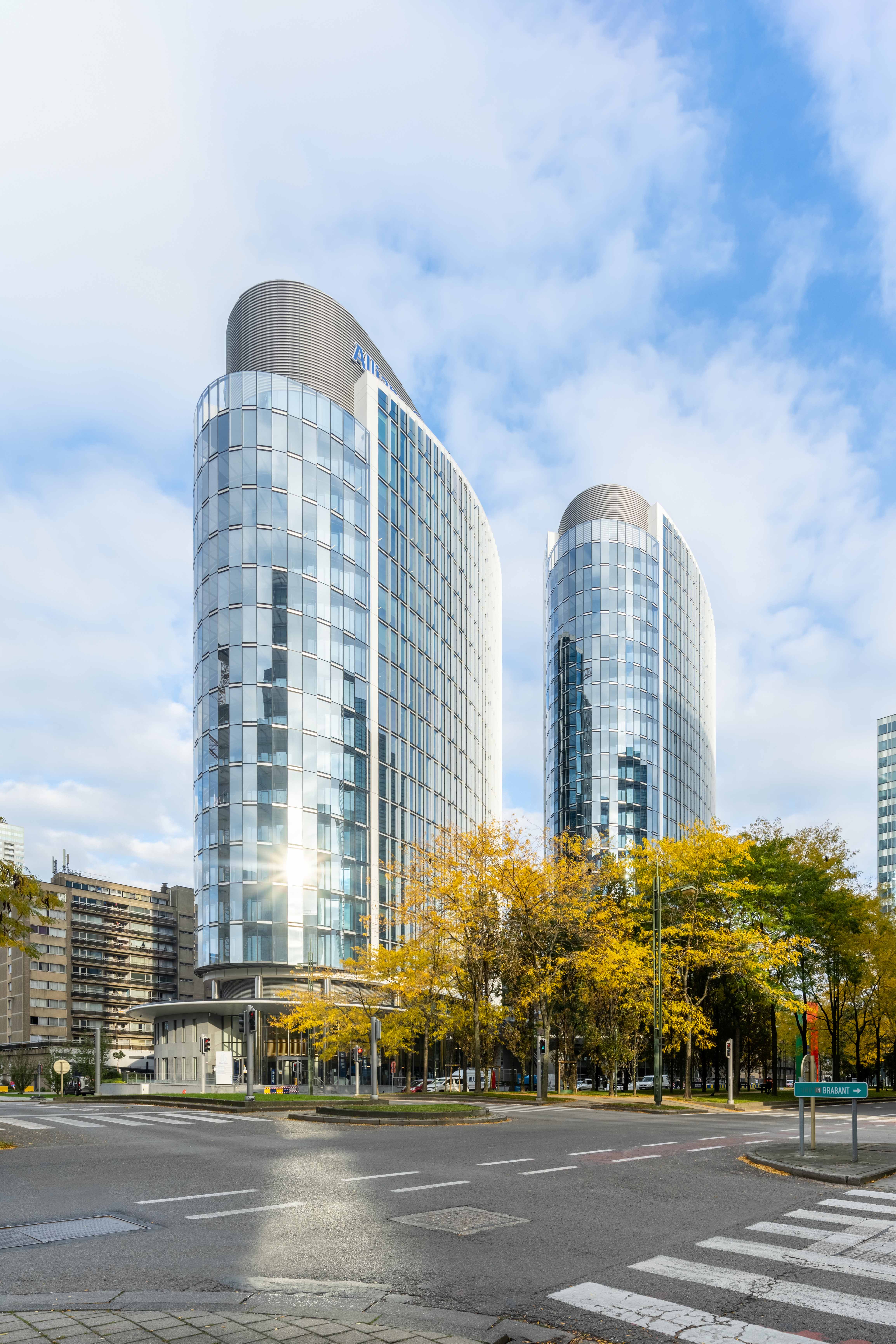 AllianzTower